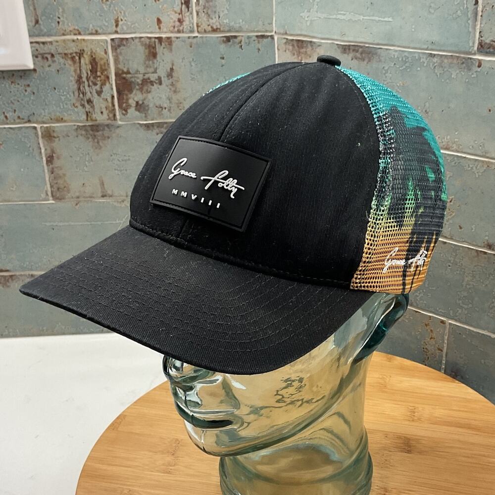 Grace Folly Tropical Beach Coastal Design Snapback Trucker Hat